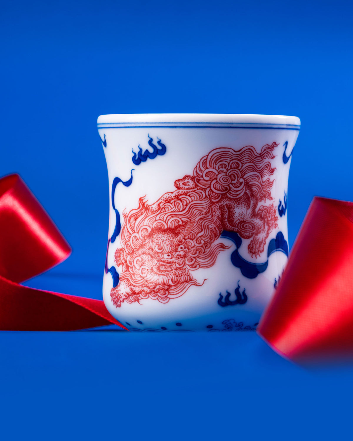 CCCLAY Lion Dance Hand-Painted Qinghua & Iron-Red Enamel – Medium Sensory Coffee Cup