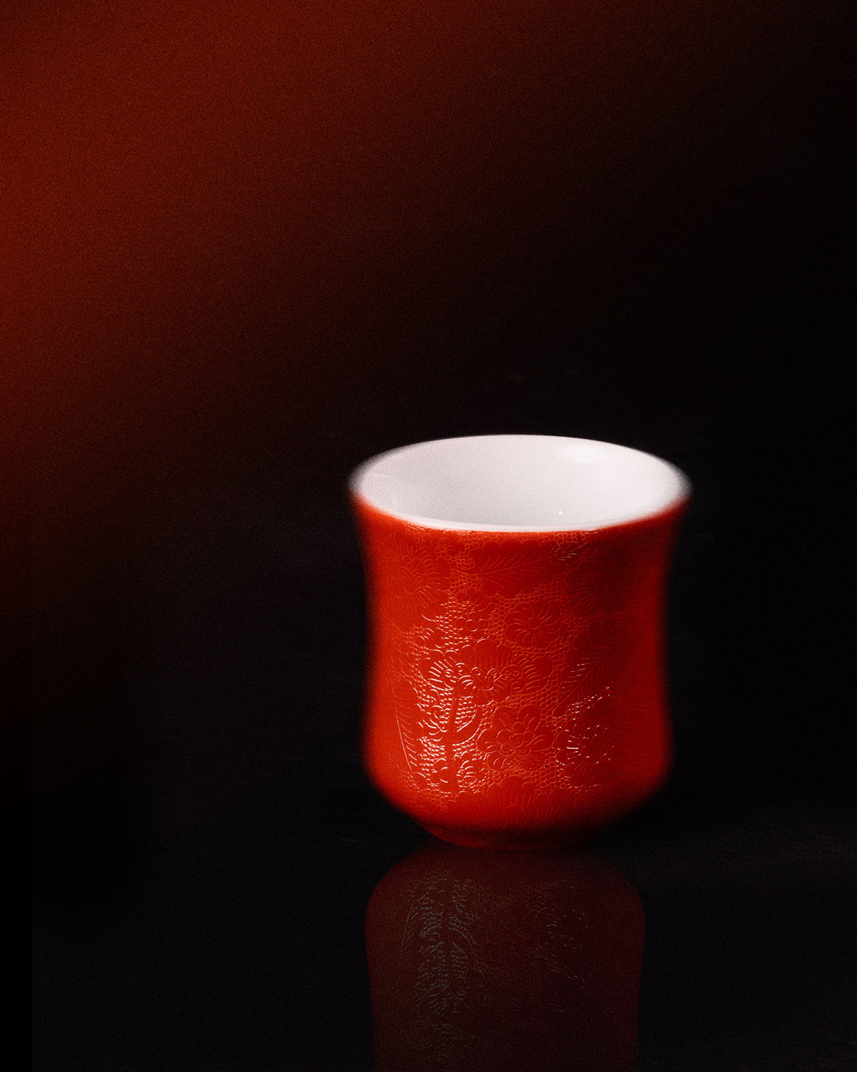 CCCLAY Palace Red Hand-Carved – Medium Sensory Coffee Cup