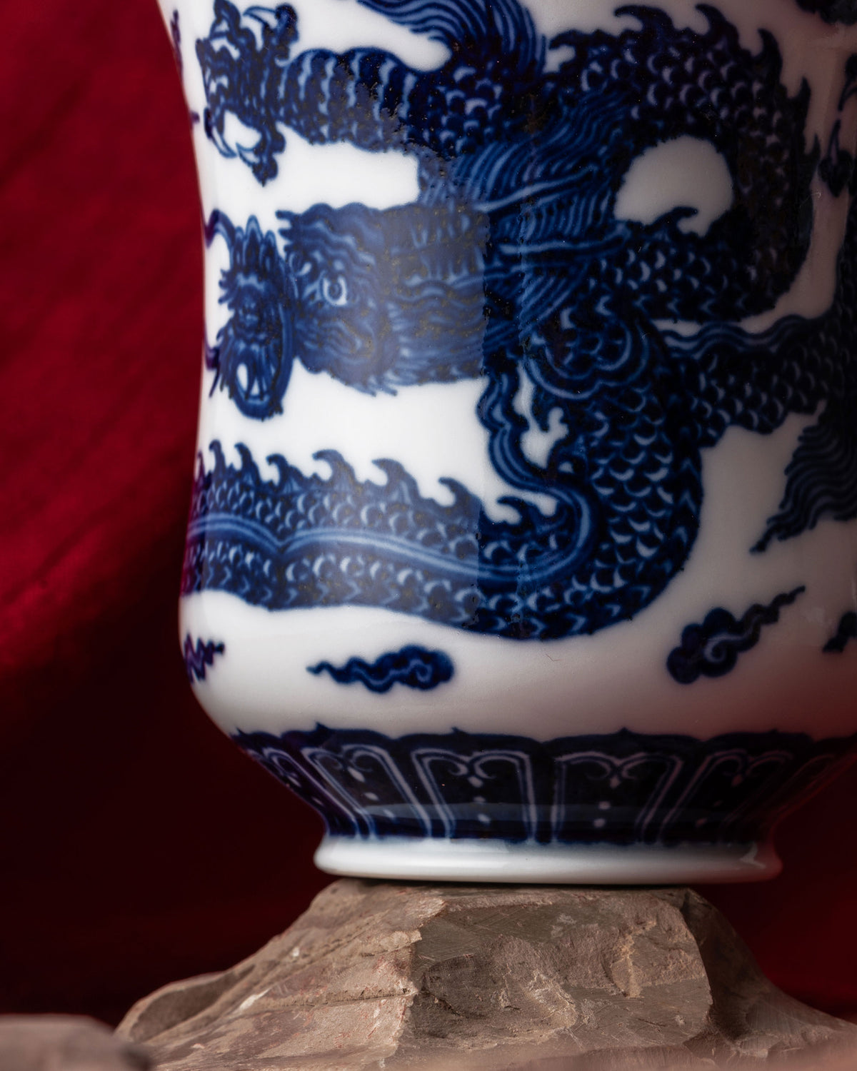 CCCLAY Skybreak Hand-Painted Qinghua Dragon – Medium Sensory Coffee Cup