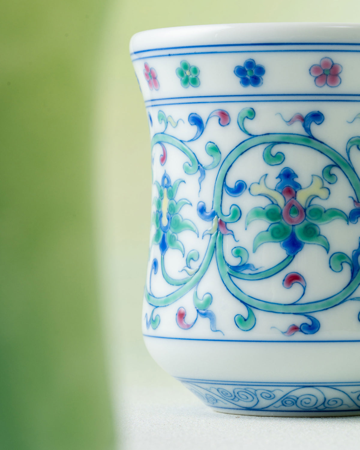 CCCLAY Spring Lotus Hand-Painted Qinghua – Medium Sensory Coffee Cup