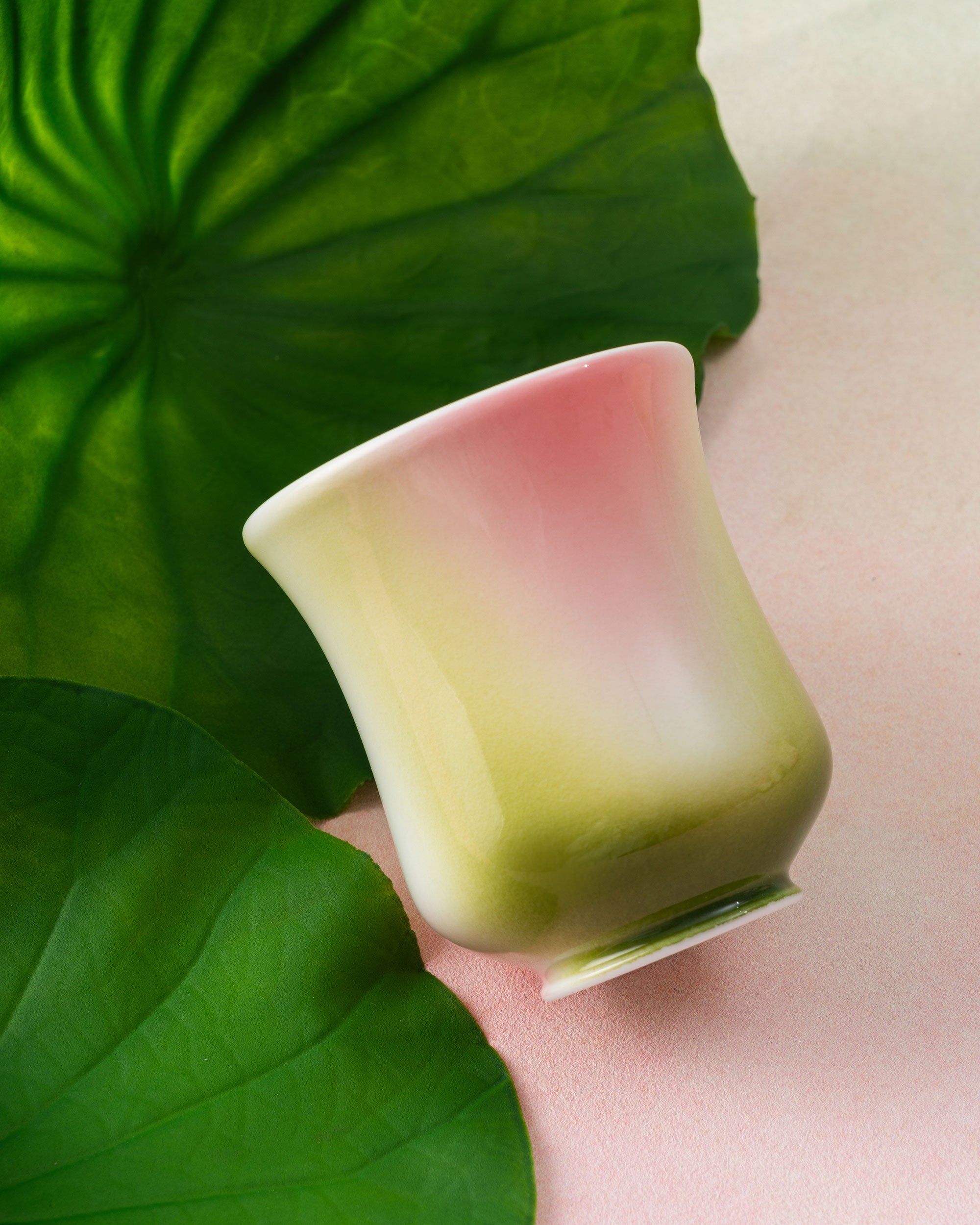 Water Lily - Medium Sensory Cup