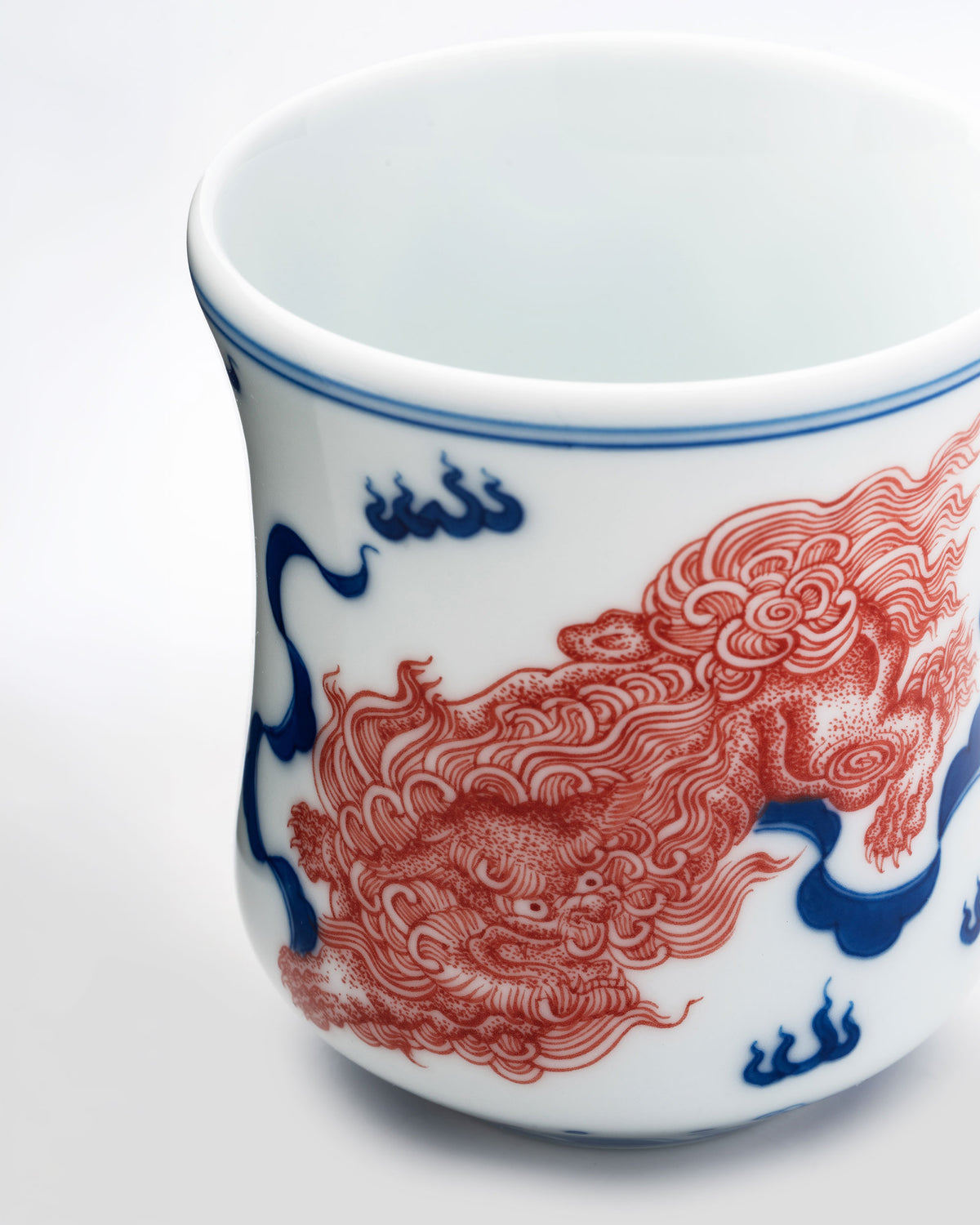 CCCLAY Lion Dance Hand-Painted Qinghua & Iron-Red Enamel – Medium Sensory Coffee Cup