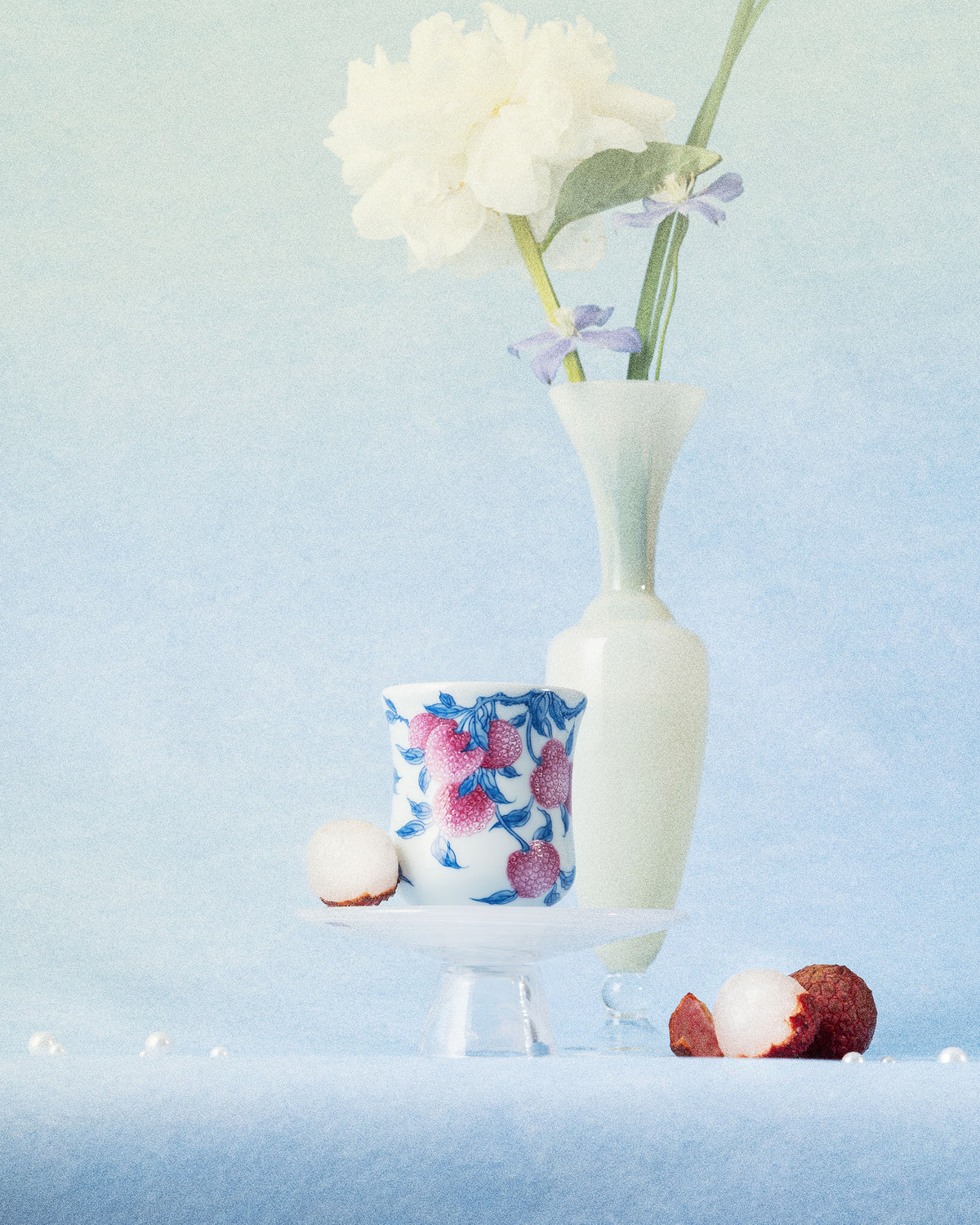 CCCLAY Lychee Blush Qinghua & Famille Rose – Medium Sensory Coffee Cup