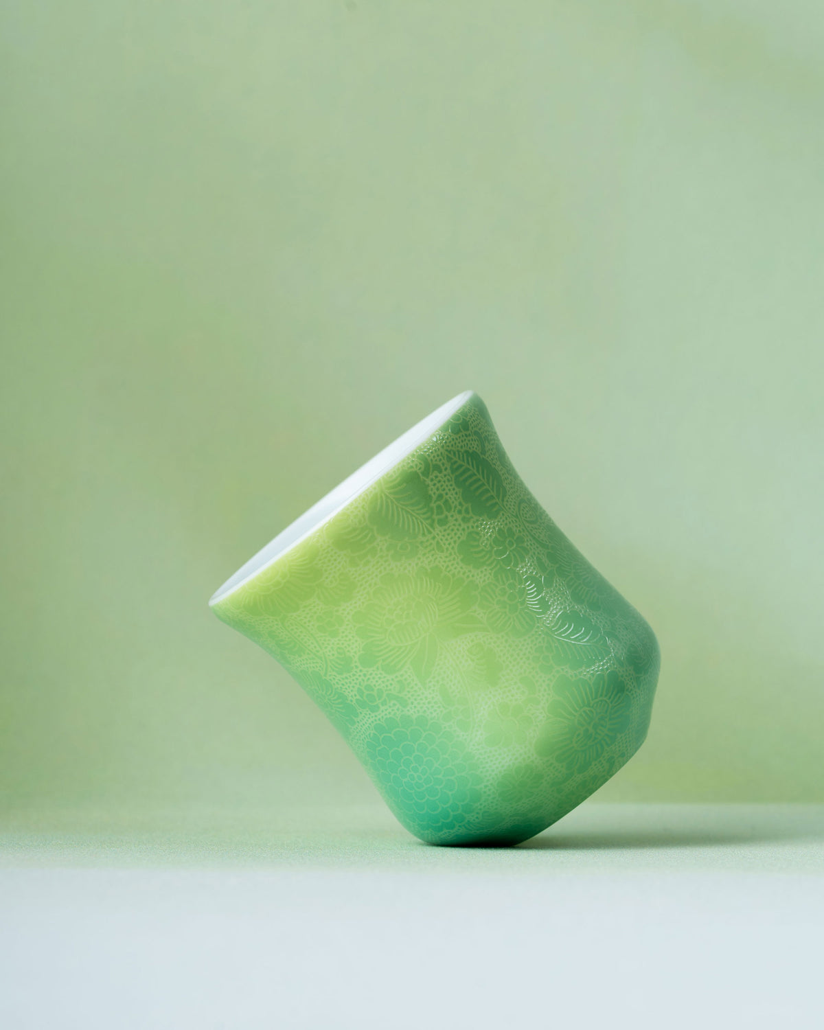 CCCLAY Mint Lace Hand-Carved – Medium Sensory Coffee Cup