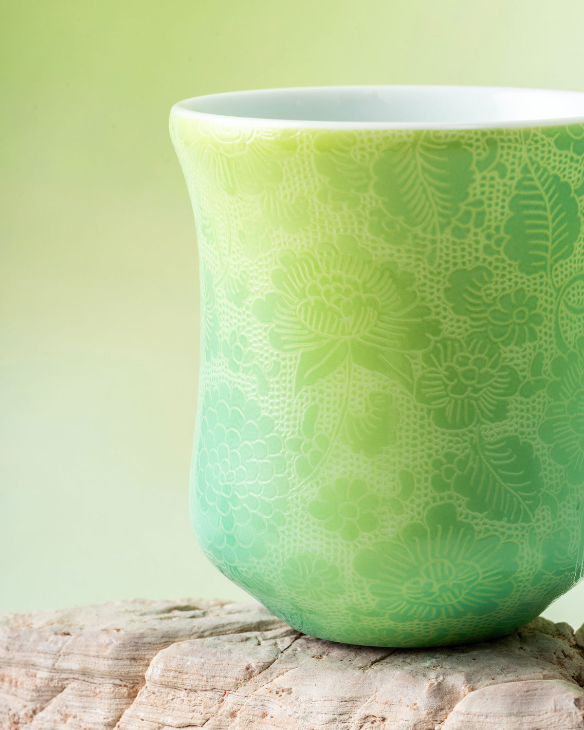 CCCLAY Mint Lace Hand-Carved – Medium Sensory Coffee Cup