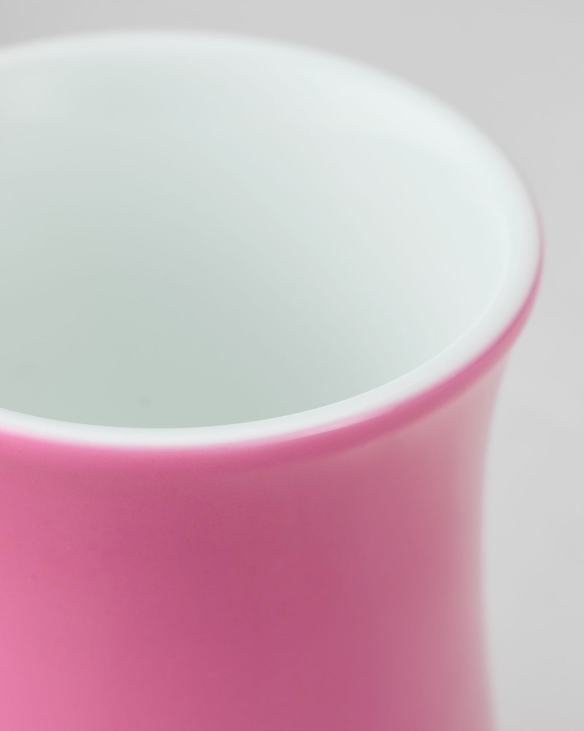 Rouge Famille Rose – Medium Sensory Coffee Cup