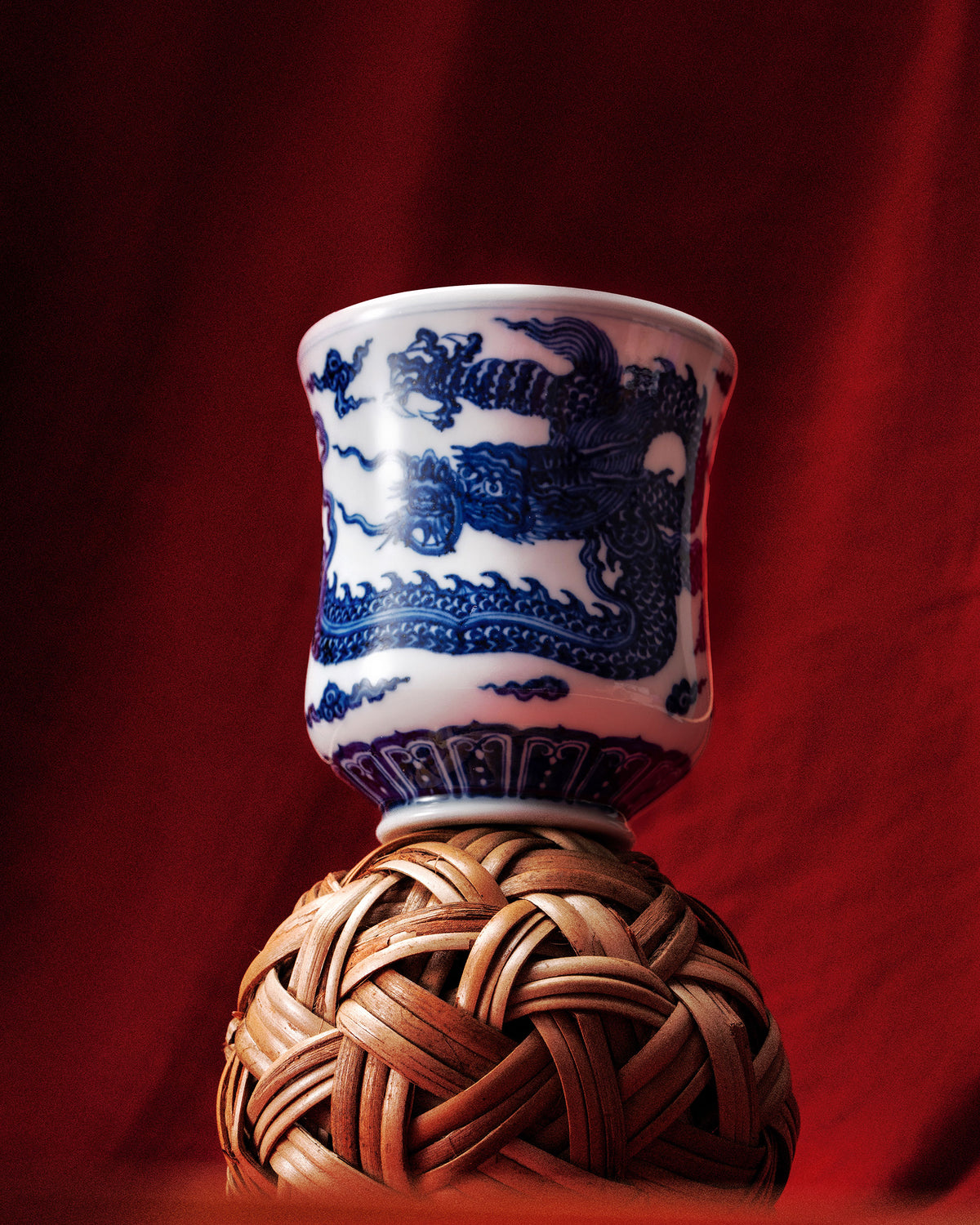 CCCLAY Skybreak Hand-Painted Qinghua Dragon – Medium Sensory Coffee Cup