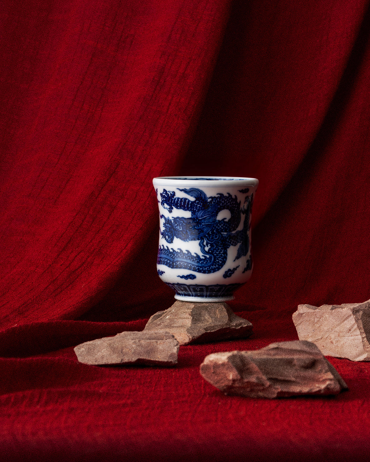 CCCLAY Skybreak Hand-Painted Qinghua Dragon – Medium Sensory Coffee Cup