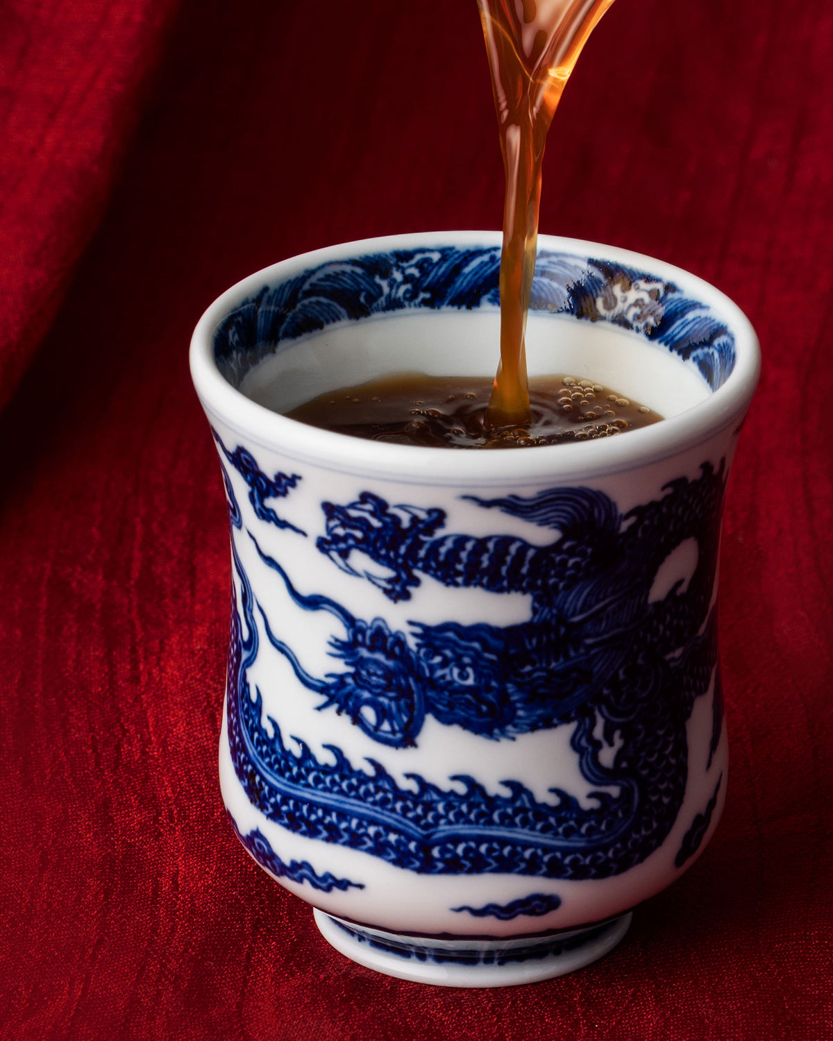 CCCLAY Skybreak Hand-Painted Qinghua Dragon – Medium Sensory Coffee Cup