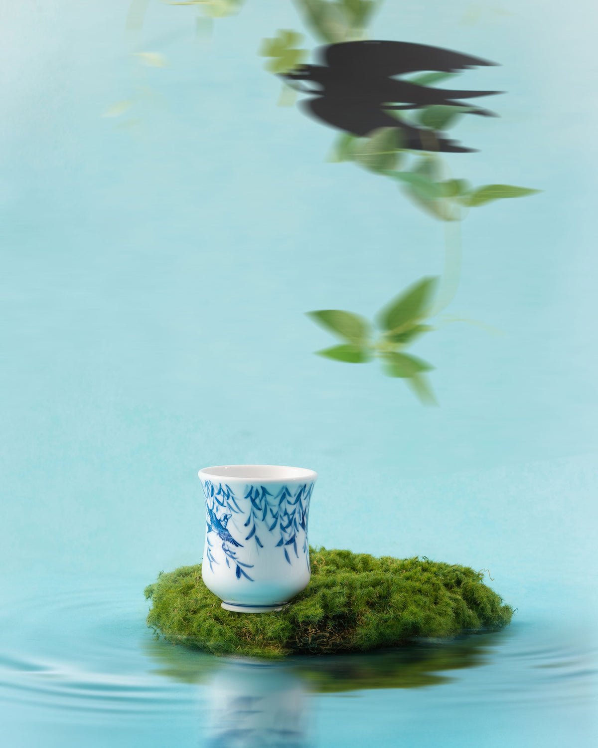 CCCLAY Willow Song Hand-Painted Famille Rose – Medium Sensory Coffee Cup